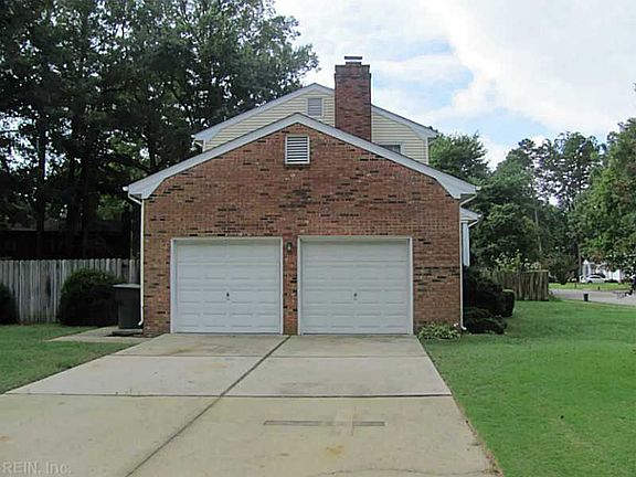 2nd image of 210 Windsor Castle Dr
