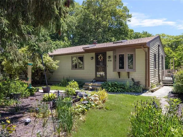 456 Rockland Rd, Scituate, RI 02857
