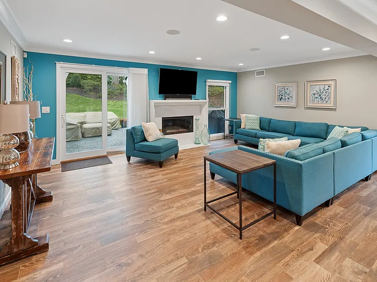 50 Hubbard Ln #117 — Photo 9
