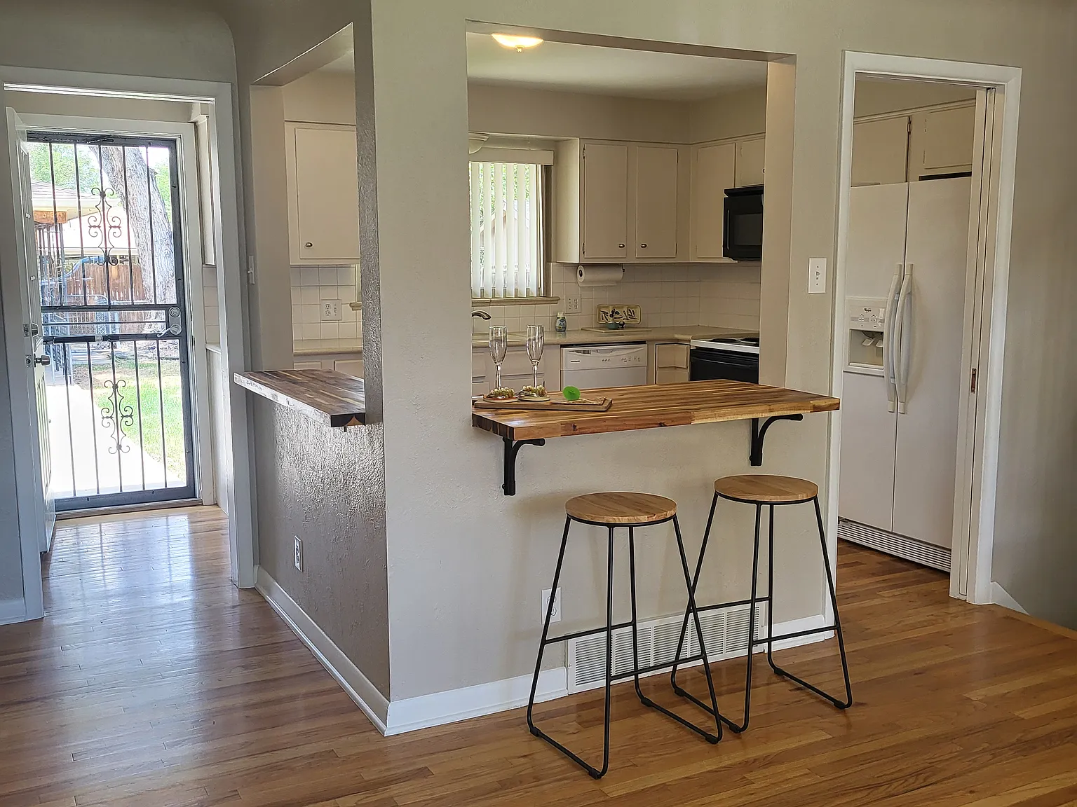 3 bed, 1786 sqft, $2,700 — Photo 2