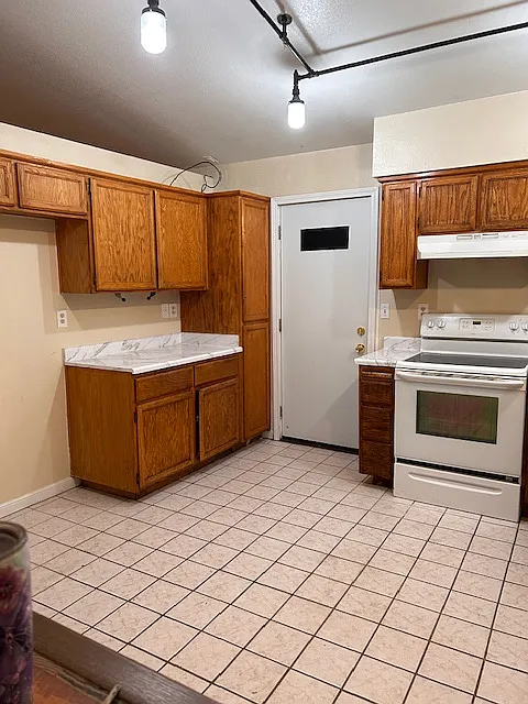 4 bed, 1500 sqft, $2,200 — Photo 4