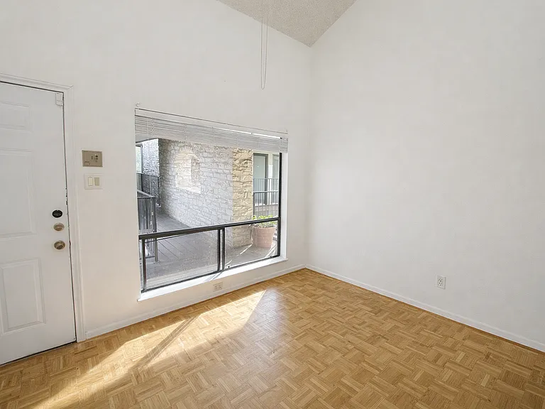 2815 Rio Grande St #205 — Photo 13
