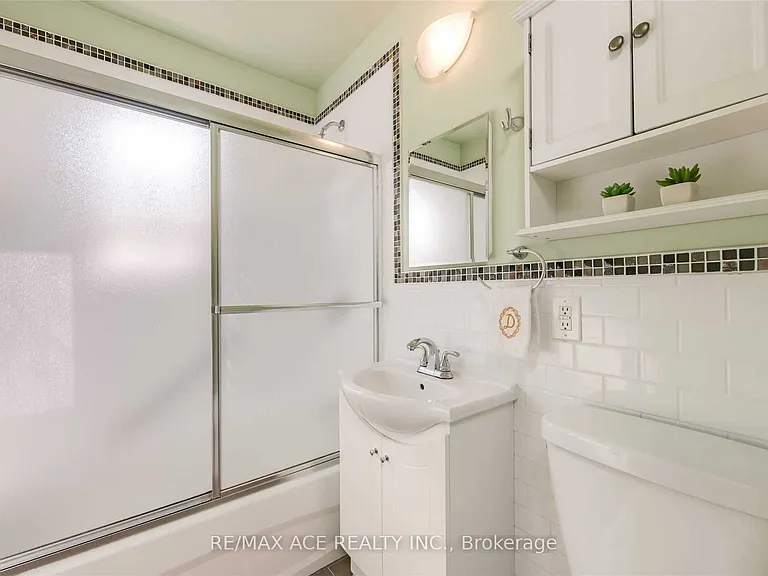 3715 Saint Clair Ave E #MAIN — Photo 11