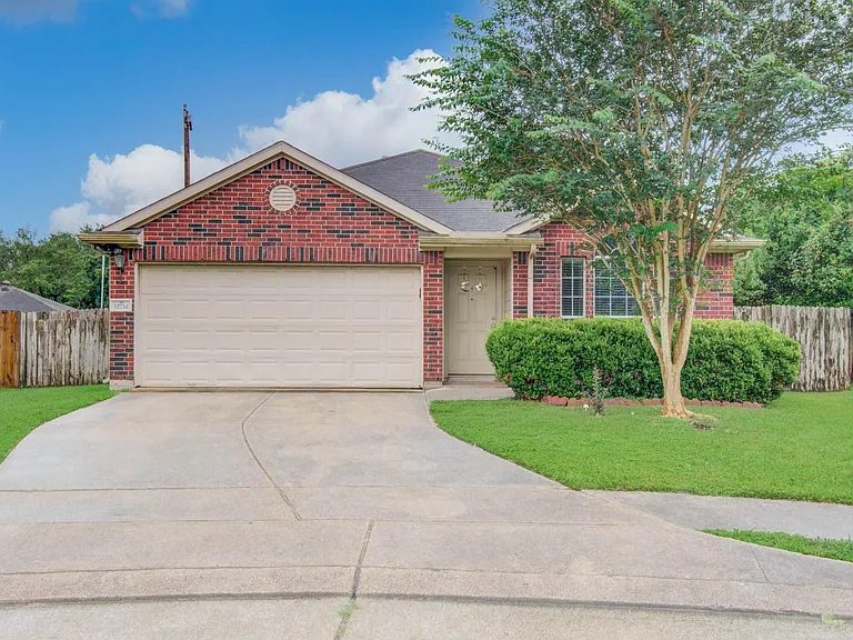 11714 Sweet Willow Ct — Photo 2
