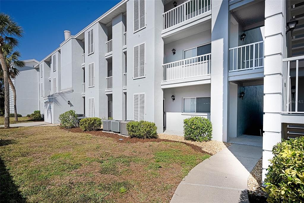 408 Cerromar Cir S UNIT 132