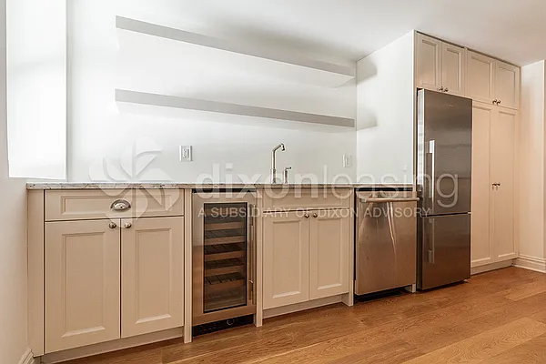 Rented by Dixon Advisory USA Inc. | media 15