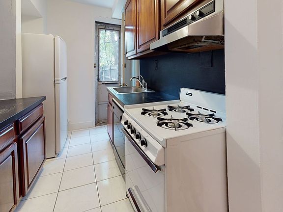 3rd image of 512 Clinton St #1