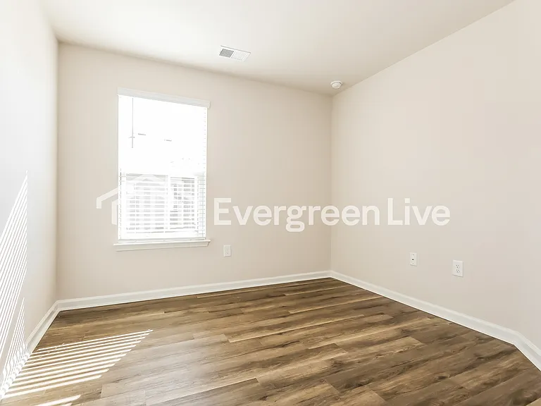 2219 Courtina Way — Photo 10