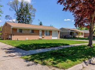 11303 Regal Dr, Sterling Heights, MI 48313