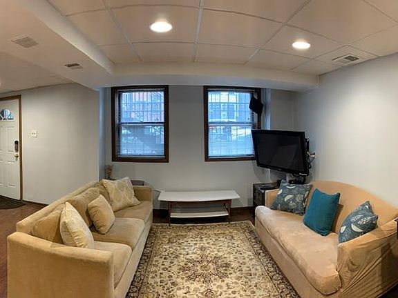 5th image of 2036 N Bissell St #G