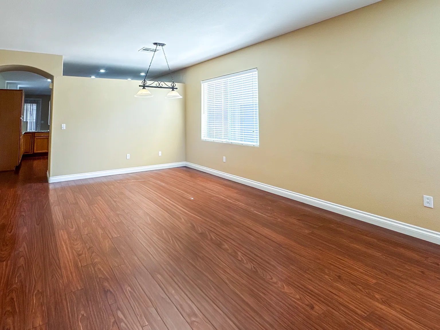 3 bed, 1622 sqft, $2,250 — Photo 3