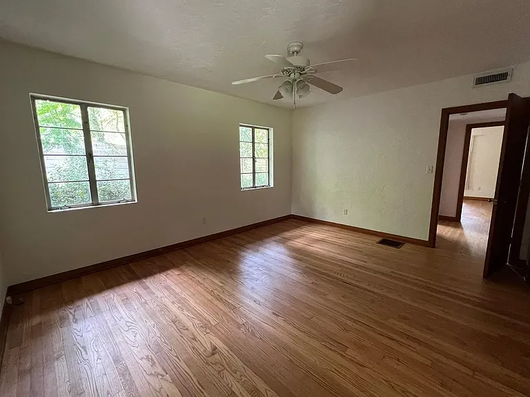 1824 NW 10th Ave — Photo 18