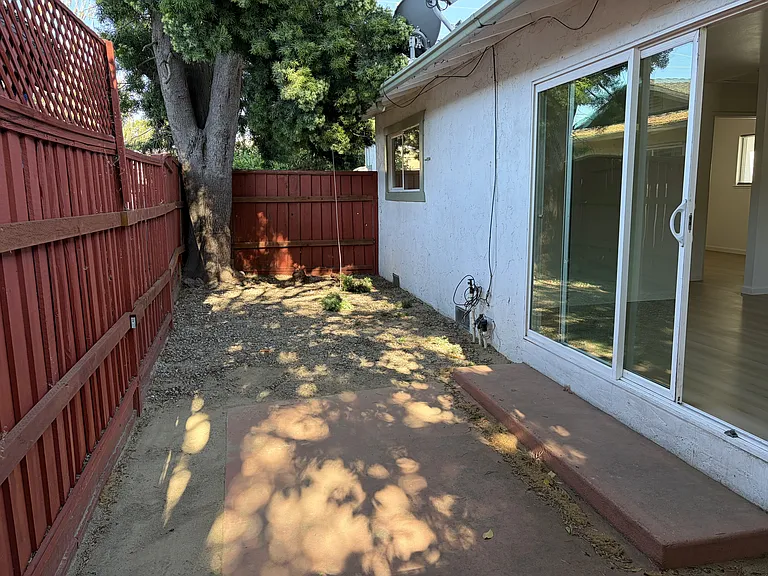 252 Superior Dr — Photo 16
