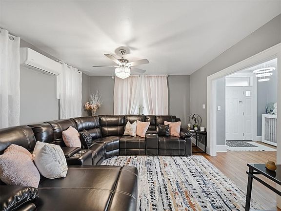 4th image of 819 Kerr St
