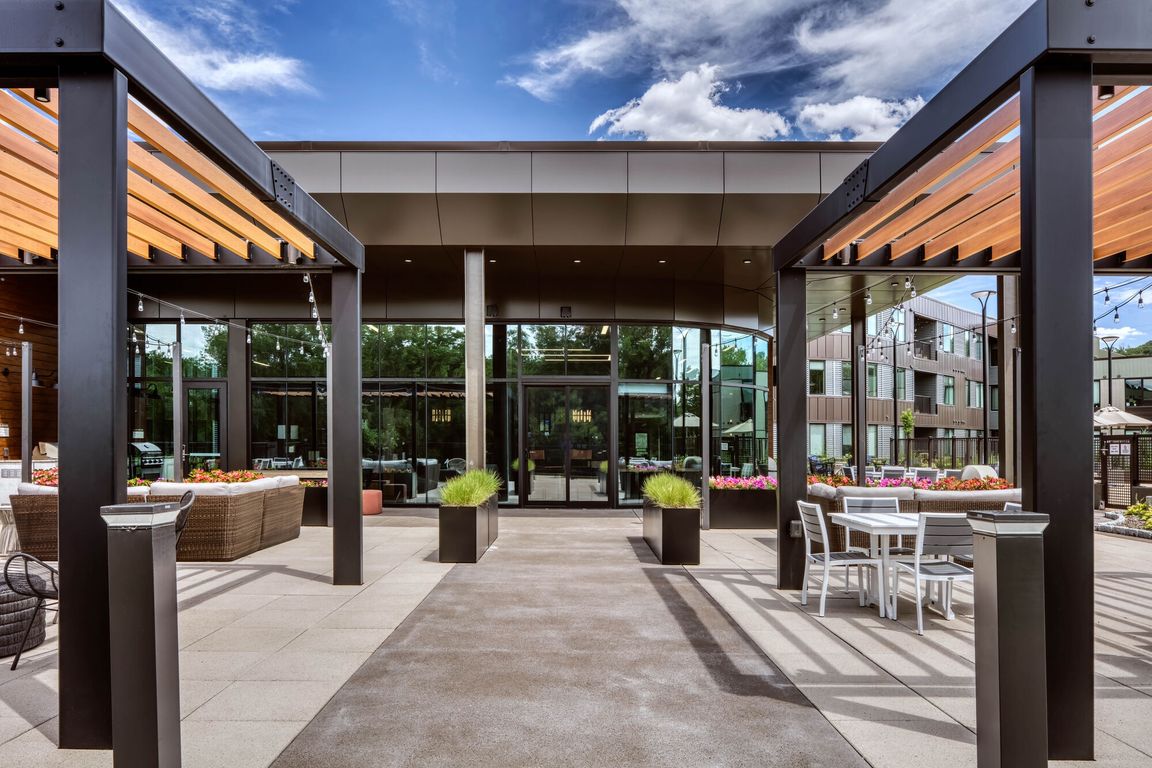 Waterford Bay apartments community photo