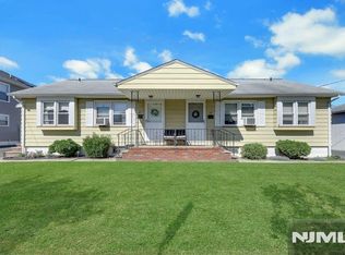 35 Grant St, East Rutherford, NJ 07073