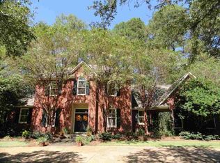 320 Sherborne Pl, Jackson, MS 39232