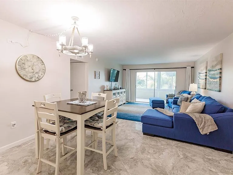 1200 E Peppertree Ln #206 — Photo 9