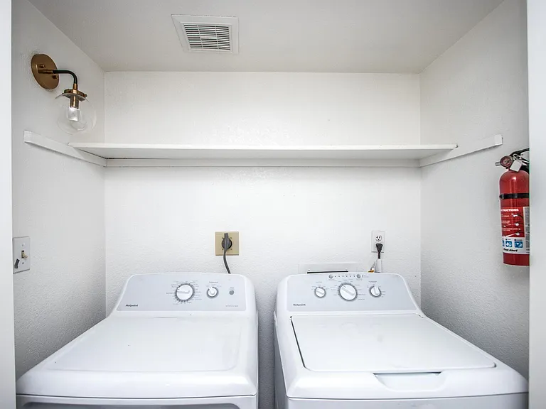 3102 E Clarendon Ave #207 — Photo 13