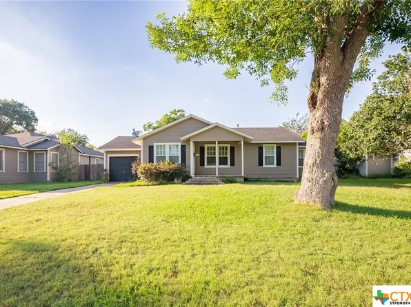 608 E Mistletoe Ave, Victoria, TX 77901