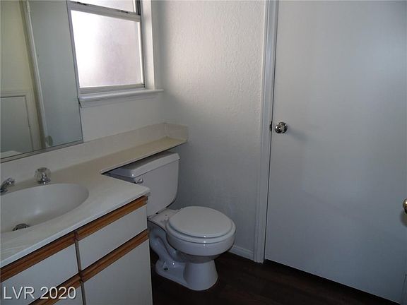 4th image of 4004 Grasmere Ave #0