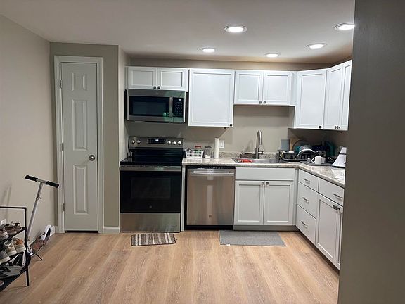 3rd image of 1711 White Cedar Blvd