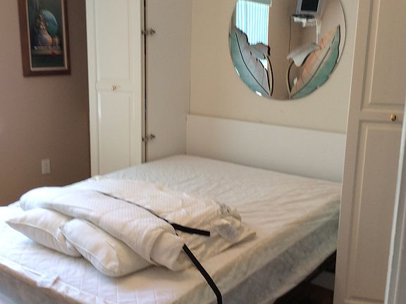 MURPHY BED
