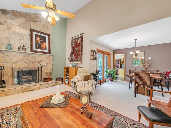 5th image of 829 E Richmond Dr
