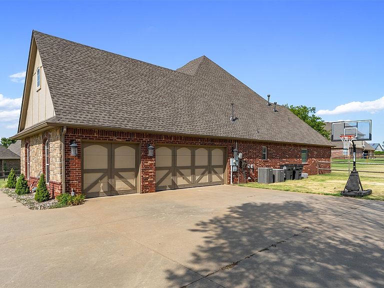 Listing photo 4