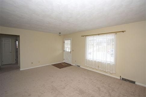 2nd image of 28 Eastmoor Dr