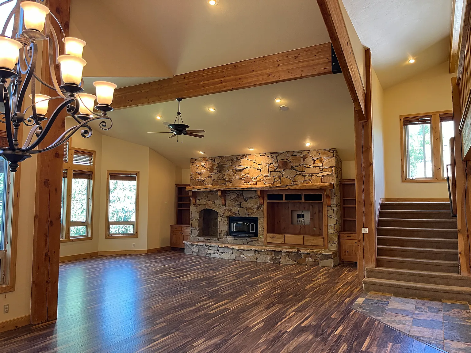 6 bed, 6841 sqft, $11,495 — Photo 4