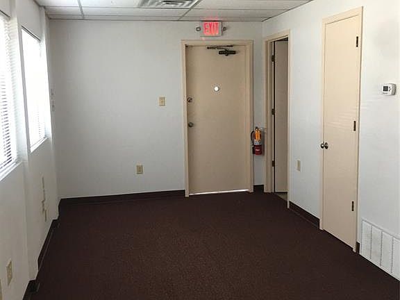 4th image of 104 Westmeadow Dr