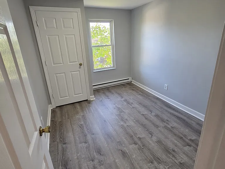 12 Edgeworth St #3 — Photo 7