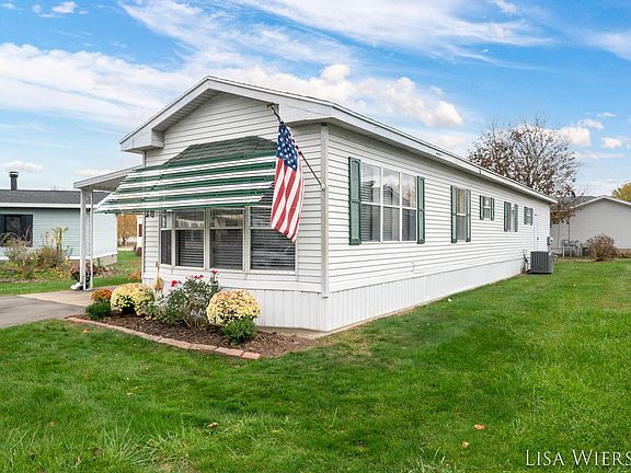 2nd image of 155 E 48th St Lot 28