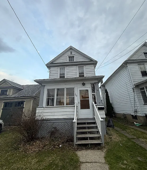 105 Spring St