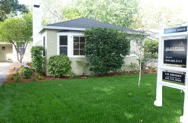 1st image of 328 E Oakwood Blvd
