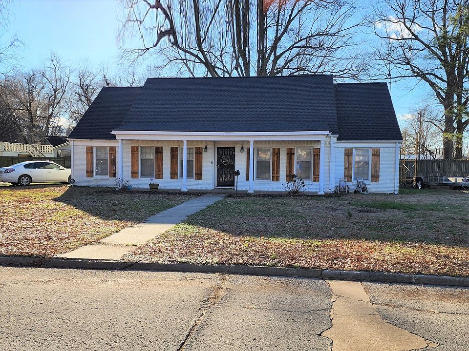 1st image of 811 Betty Lynn St