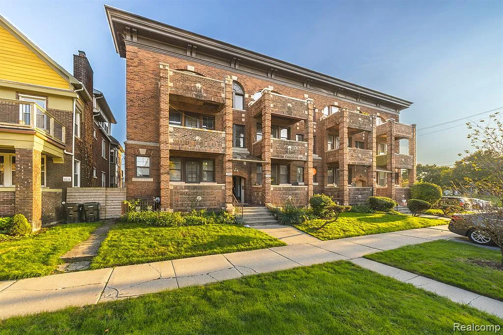 2 bed, 1100 sqft, $1,499 — Photo 1