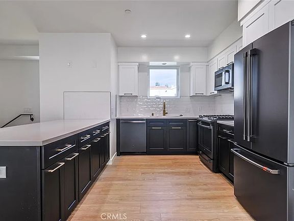 3rd image of 1227 N June St