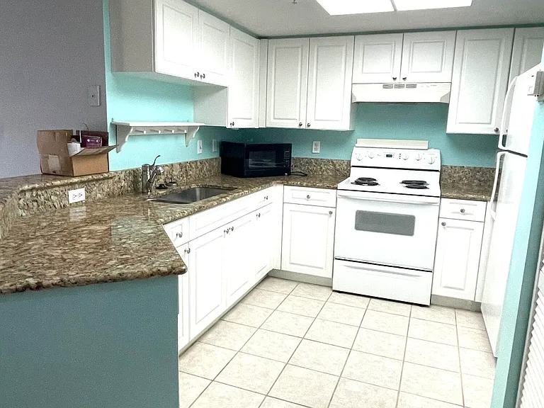 1700 S Crestwood Ct S #1709 — Photo 9