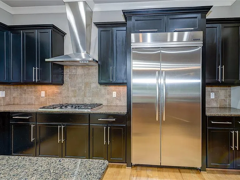 950 Glengate Pl — Photo 36