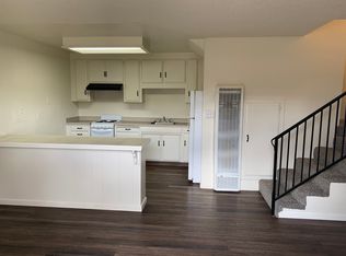 Quiet multi plex walking distance to downtown! For rent, Tracy, CA 95376