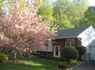 211 N Randolph Rd, Fredericksburg, VA 22405