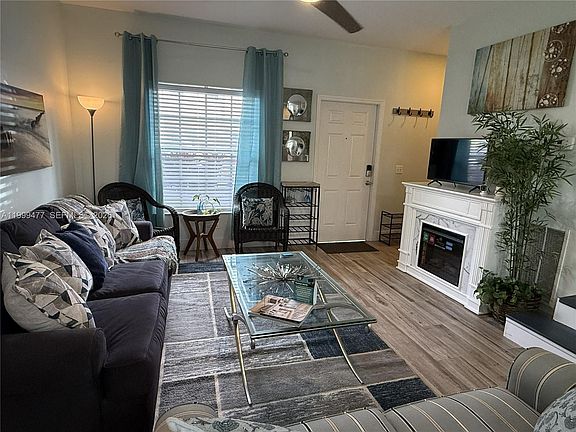 5th image of 3304 Lisa Ln #102