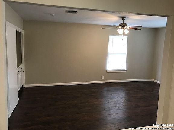 4th image of 450 Clower St.