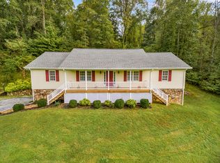 626 Parsons Rd, Troutville, VA 24175
