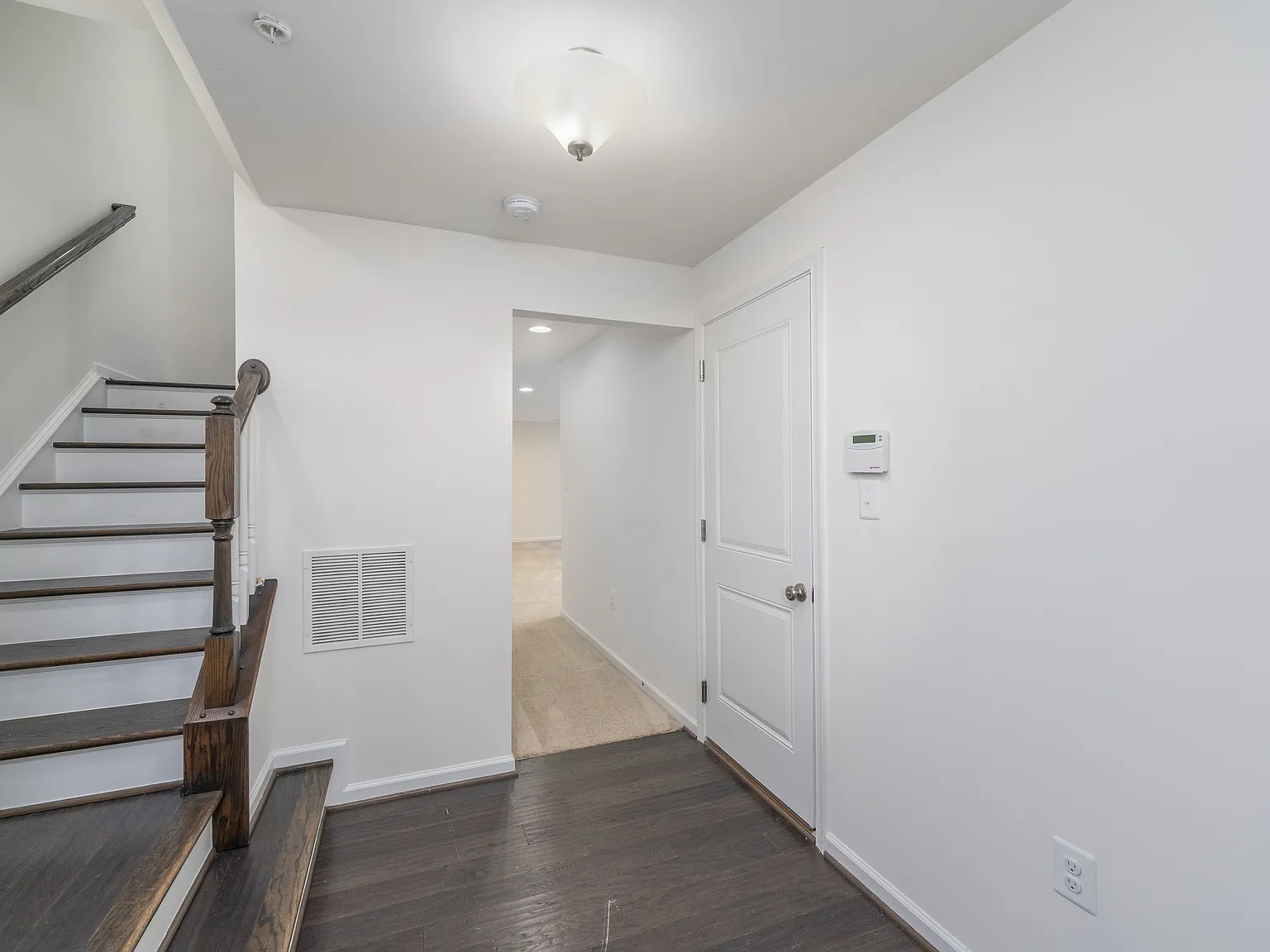 3 bed, 2.5 bath, 2340 sqft, $3,600 — Photo 3