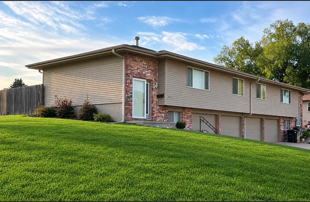 2 bed, 1000 sqft, $1,595 — Photo 1