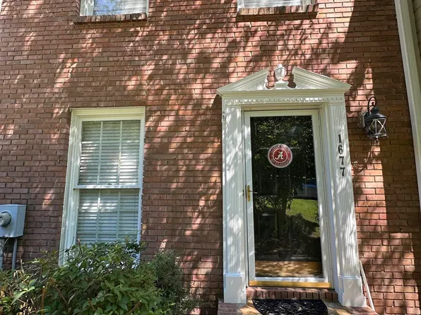 1677 Ashwood Ln, Birmingham, AL 35209