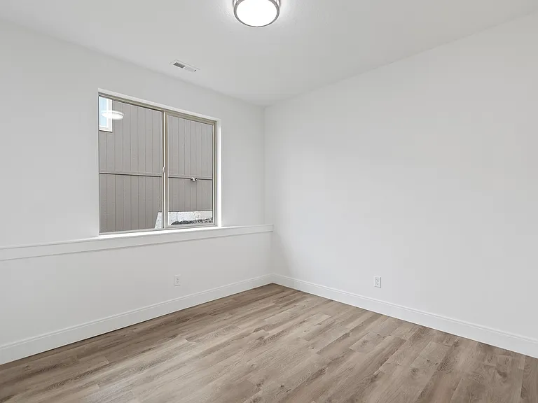 16501 N Columbus Dr — Photo 9